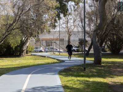 Questa parte del parco � per� apprezzata dai runners, che possono beneficiare di una lunga pista d�atletica realizzata negli anni 70
